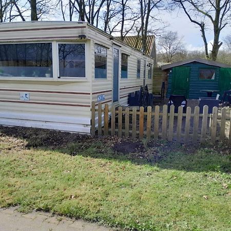 Chalet 14 Met Airco Familiecamping De Tien Heugten Schoonloo Drenthe Ngoại thất bức ảnh
