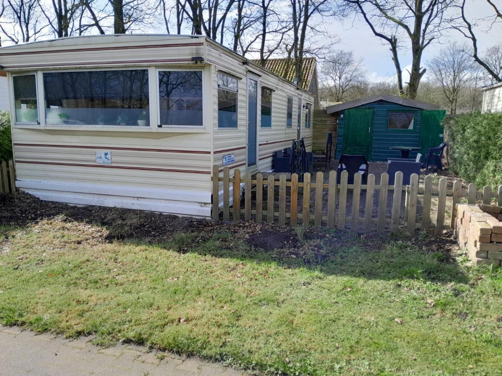 Chalet 14 Met Airco Familiecamping De Tien Heugten Schoonloo Drenthe Ngoại thất bức ảnh